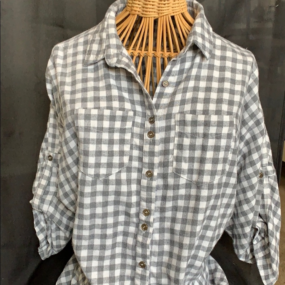 Cinched waste button down